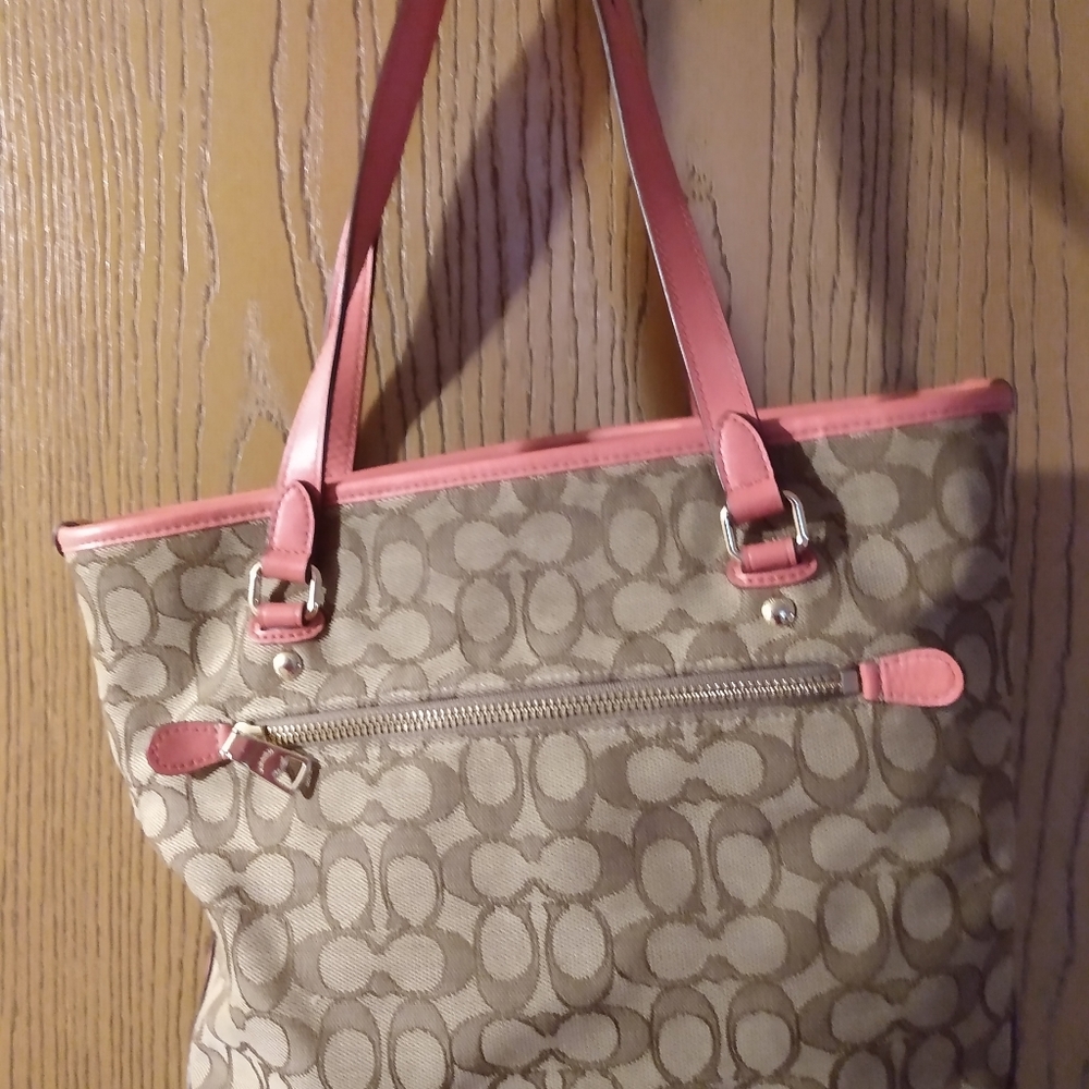 Handbag - Picture 7 of 7